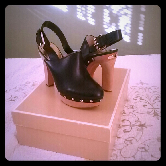 Michael Kors - Picture 1 of 1